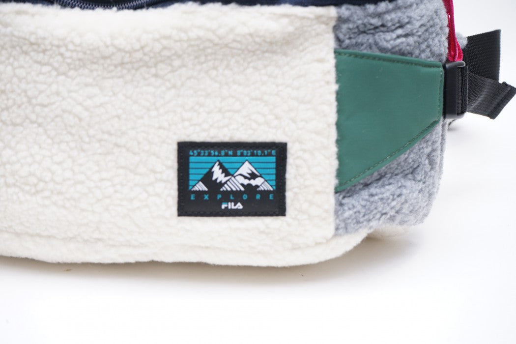 BTS着用モデル FILA フィラ ボア ボディバッグ ウエストバッグ No.FS3BCC6379Xウエストポーチ バンタン バッグ カバン 鞄 メンズ レディース ユニセックス 人気 送料無料《北海道、沖縄、離島代引き不可》