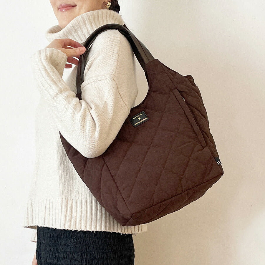 【ROOTOTE】 1331 LT.ラウンド.パルーティ.Quilt-C トートバッグ 小さめ 通勤 仕事 軽量 手持ち 仕切り付き 撥水 レディース おしゃれ プレゼント ブラック