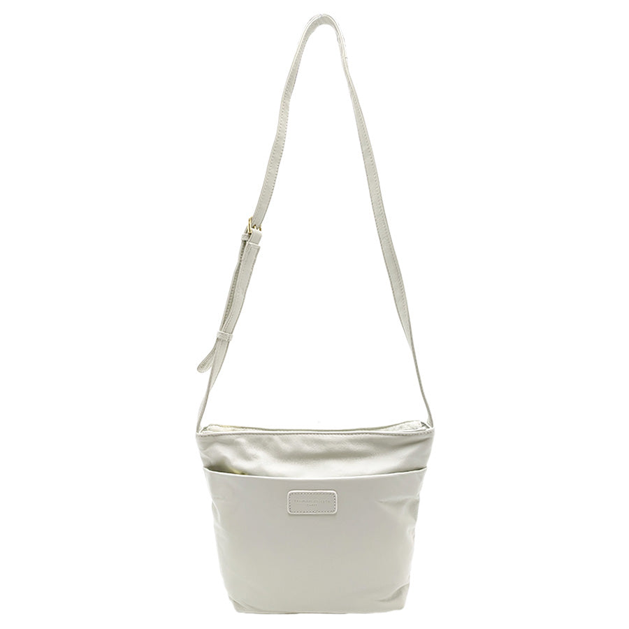 【レターパック配送/時間指定不可】【tsumori chisato CARRY】 53440 ライトラム ショルダーバッグ 斜め掛け 羊革 かばん レディース 母の日 ギフト ブラック